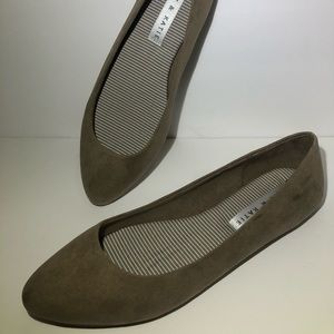 New Kelly & Katie flats size 9